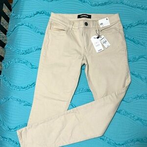 EXPRESS Skinny jeans.  Cream color. Size 6L. NEW WITH TAGS!  Reg price $69.90.